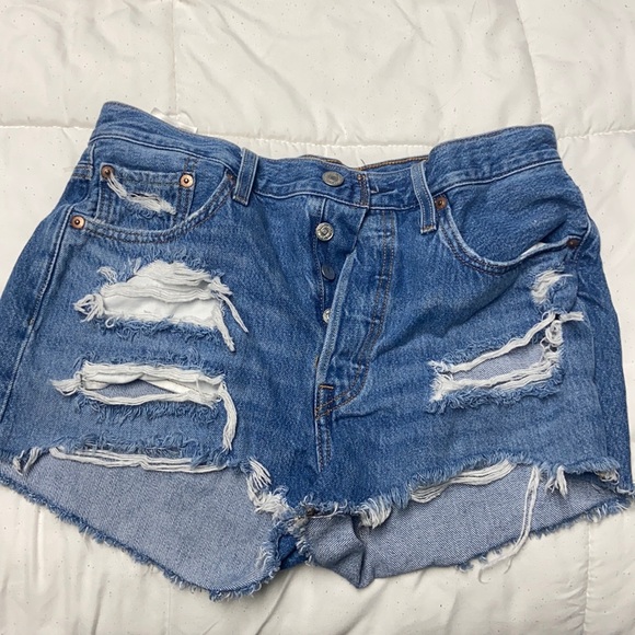 Levi’s ripped jean shorts - Picture 1 of 5